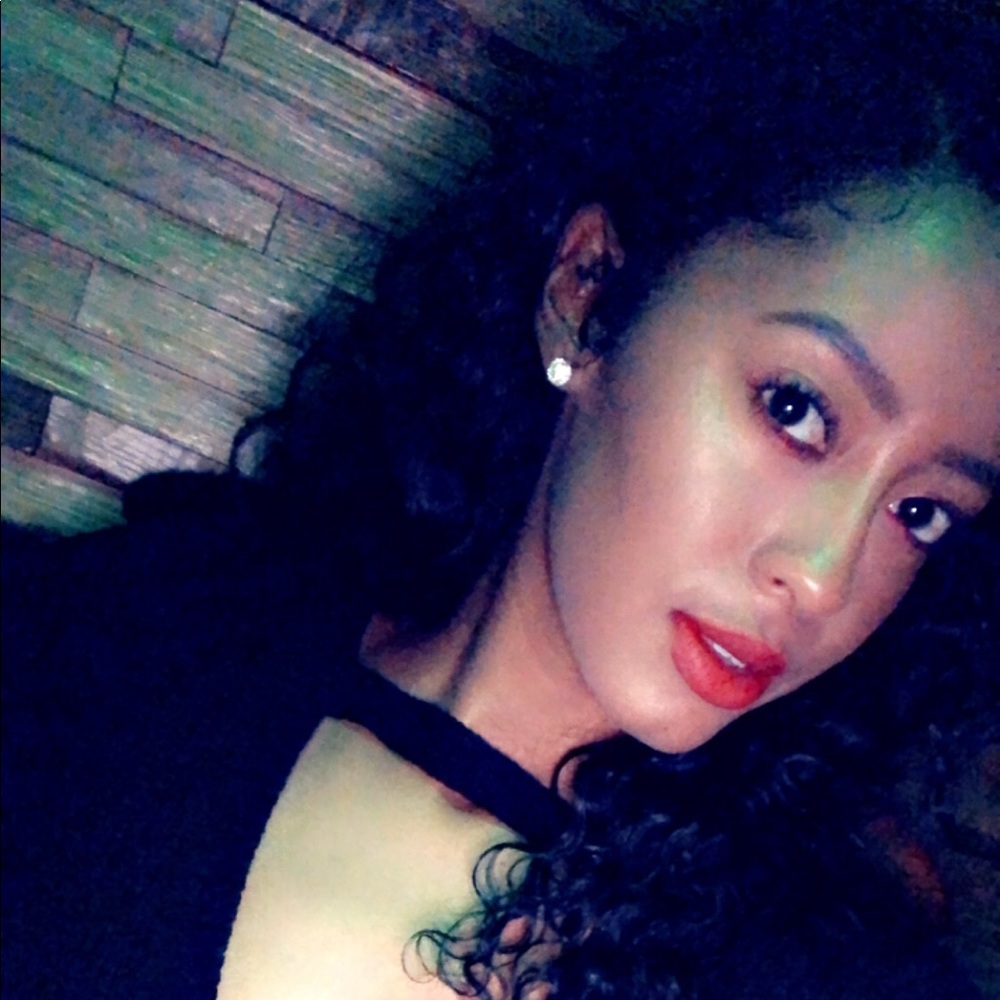 Meet your Posher, Yana